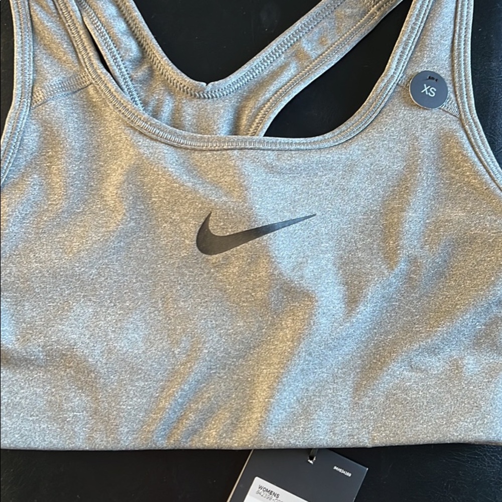 Nike Women’s sports bra size extra small xs retail $30 gray